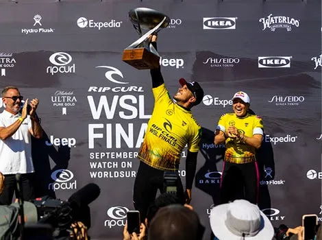 Gabriel Medina wining 2021 WSL Finals
